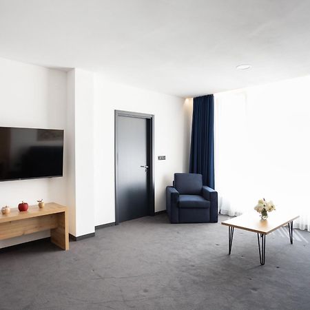 סופיה Blue Star Luxury Hotel מראה חיצוני תמונה